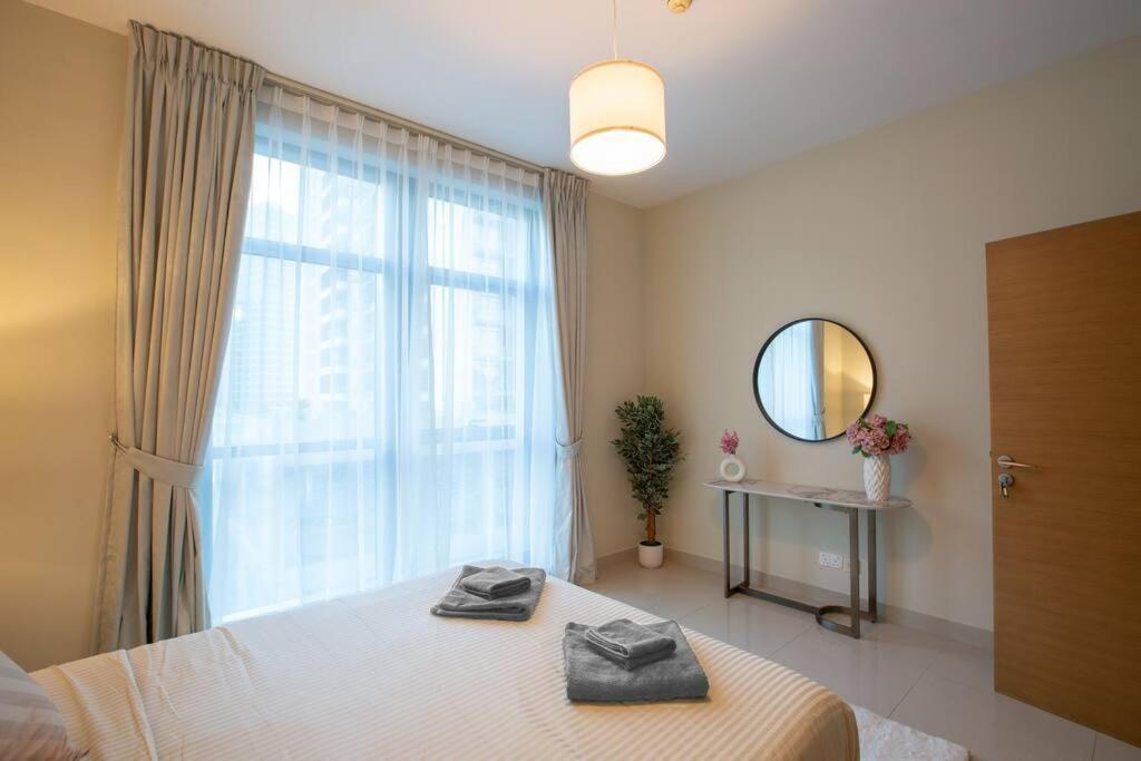 Lux 1Br 2 Min To Burj Khalifa Apartment Dubai Ngoại thất bức ảnh