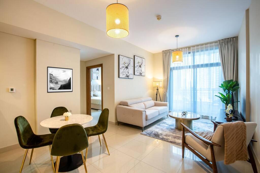 Lux 1Br 2 Min To Burj Khalifa Apartment Dubai Ngoại thất bức ảnh