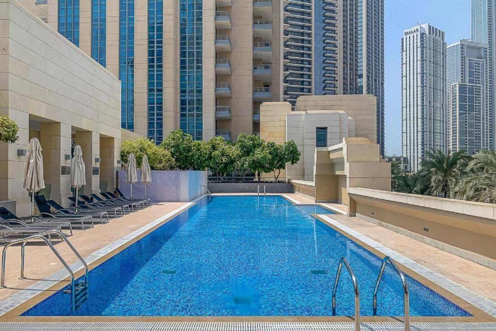 Lux 1Br 2 Min To Burj Khalifa Apartment Dubai Ngoại thất bức ảnh