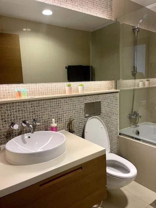Lux 1Br 2 Min To Burj Khalifa Apartment Dubai Ngoại thất bức ảnh